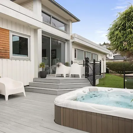 Luxurious For Rent During Ons In Hotel